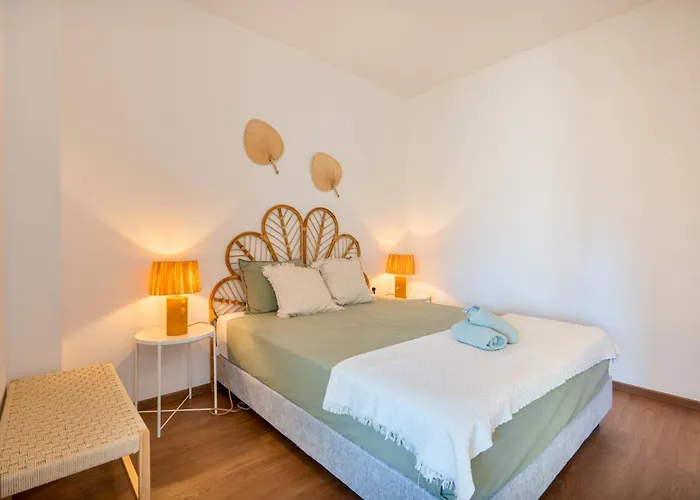 Beachfront With Ocean Views By Tenório